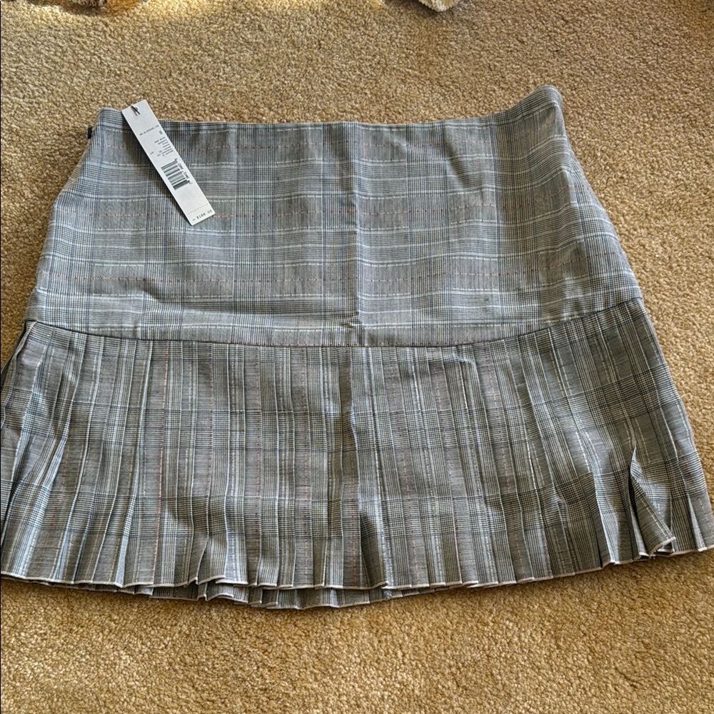 Elite Tahari Gray Plaid Pleated Skirt with orange detail - size 8 - new with tag